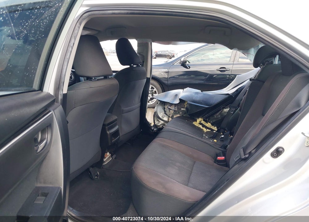 2018 TOYOTA COROLLA LE VIN: 5YFBURHEXJP808042
