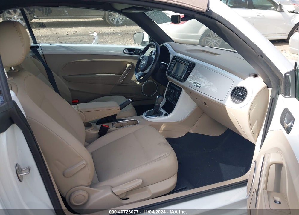 2019 VOLKSWAGEN BEETLE VIN: 3VW5DAAT9KM506299