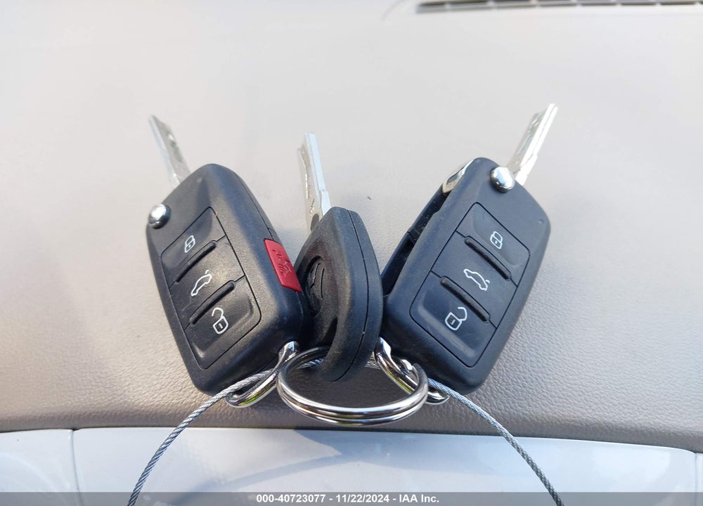 2019 VOLKSWAGEN BEETLE VIN: 3VW5DAAT9KM506299