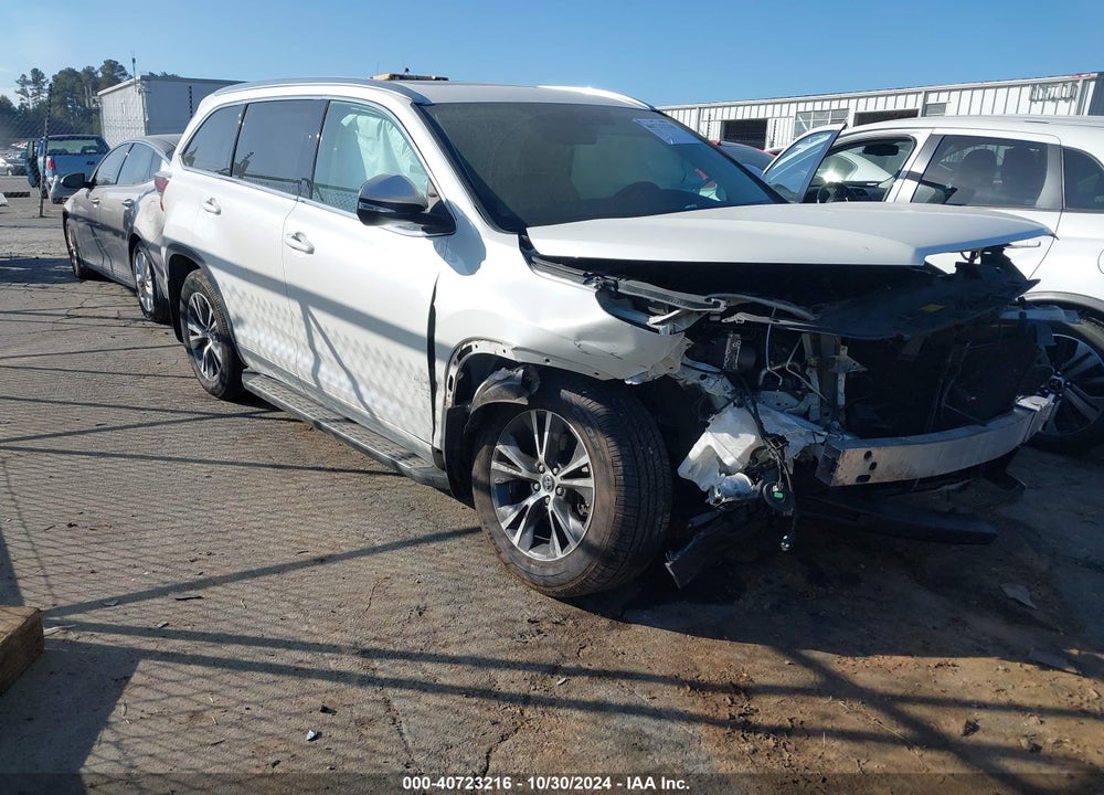 2016 TOYOTA HIGHLANDER XLE V6 VIN: 5TDJKRFH8GS296327