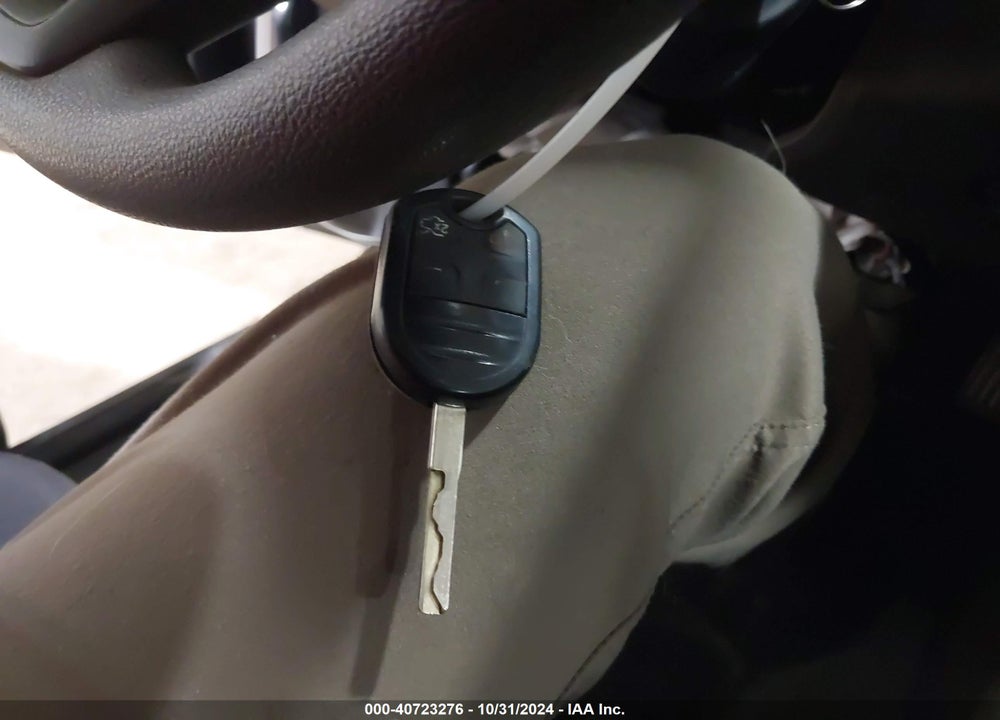 2018 FORD FOCUS SE VIN: 1FADP3K20JL320650