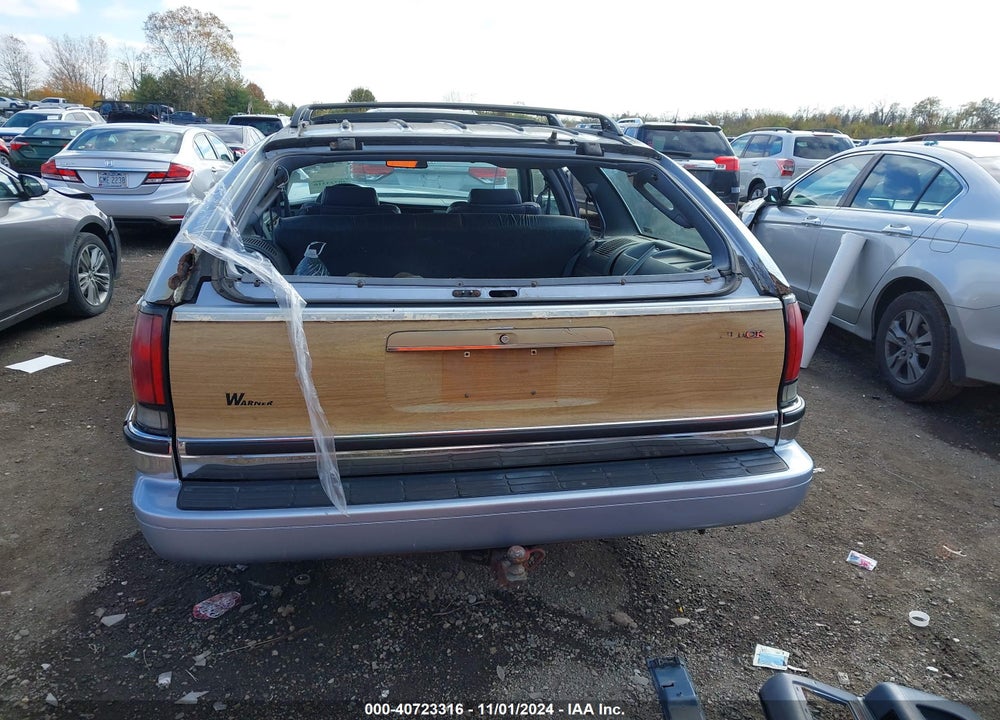 1994 BUICK ROADMASTER ESTATE VIN: 1G4BR82P2RR418555