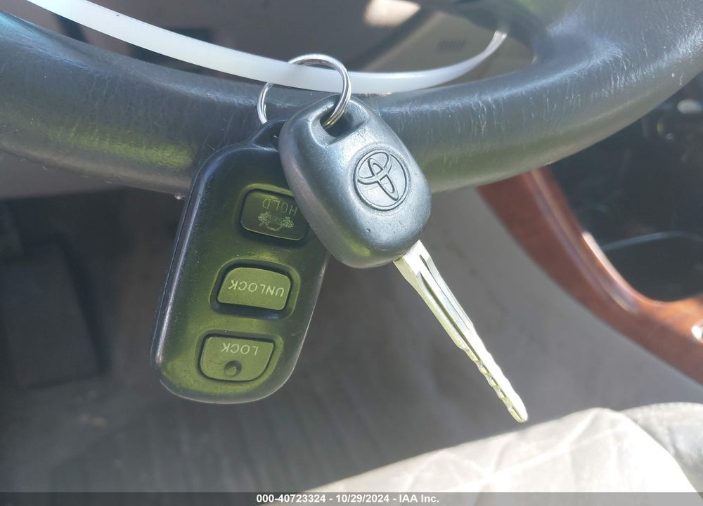 2003 TOYOTA CAMRY XLE VIN: 4T1BE32K13U683359