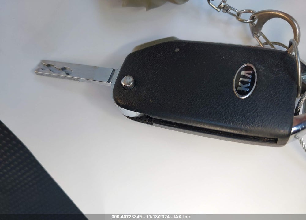 2019 KIA FORTE LXS VIN: 3KPF24AD2KE132409