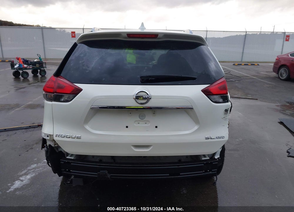 2017 NISSAN ROGUE SL VIN: 5N1AT2MV1HC869824