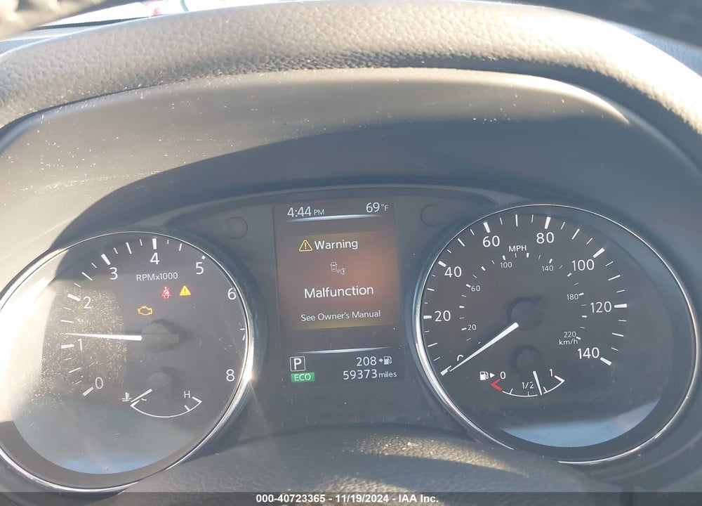 2017 NISSAN ROGUE SL VIN: 5N1AT2MV1HC869824
