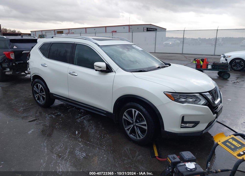 2017 NISSAN ROGUE SL VIN: 5N1AT2MV1HC869824
