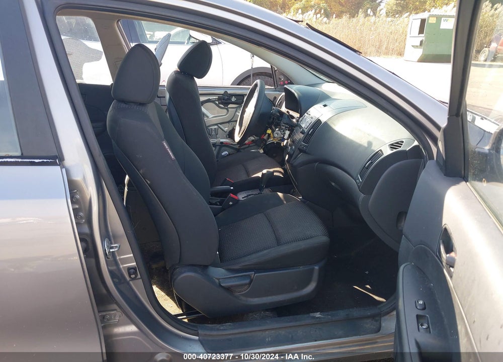 2011 HYUNDAI ELANTRA TOURING GLS VIN: KMHDB8AE7BU104285