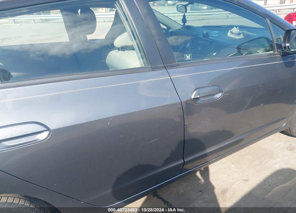 2011 HONDA INSIGHT EX VIN: JHMZE2H72BS004630