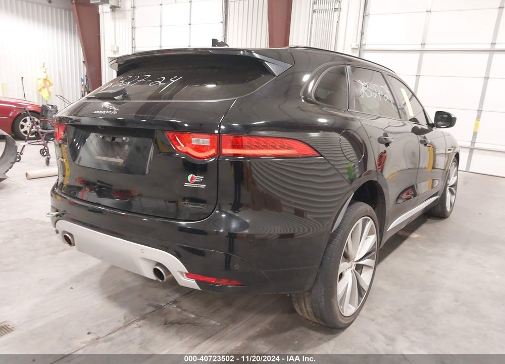 2017 JAGUAR F-PACE VIN: SADCM2BV4HA065191