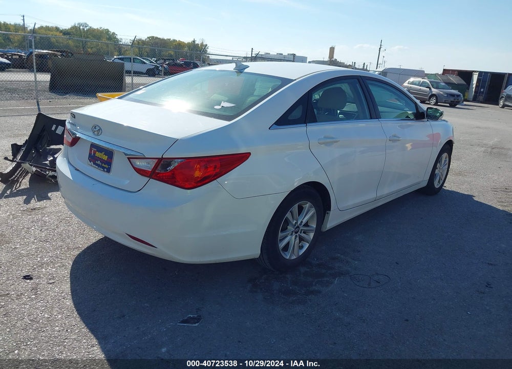 2013 HYUNDAI SONATA GLS VIN: 5NPEB4AC4DH685631