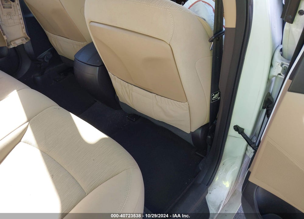 2013 HYUNDAI SONATA GLS VIN: 5NPEB4AC4DH685631