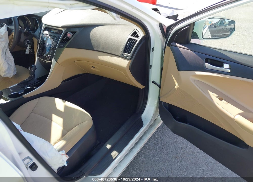 2013 HYUNDAI SONATA GLS VIN: 5NPEB4AC4DH685631
