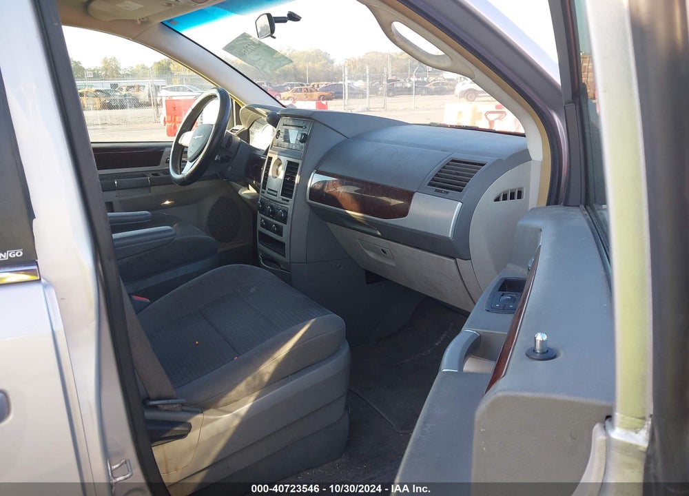 2010 CHRYSLER TOWN & COUNTRY TOURING VIN: 2A4RR5D10AR463352