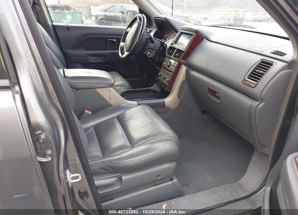 2008 HONDA PILOT EX-L VIN: 5FNYF18758B013199