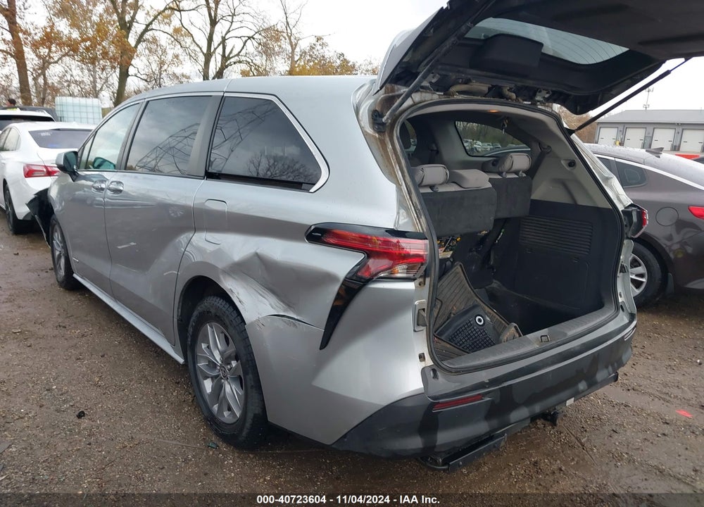 2021 TOYOTA SIENNA LE VIN: 5TDKSKFC7MS021673
