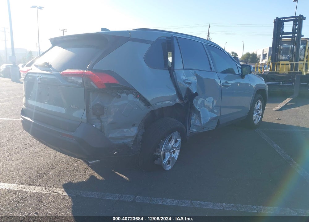 2021 TOYOTA RAV4 XLE VIN: 2T3W1RFV2MW122505