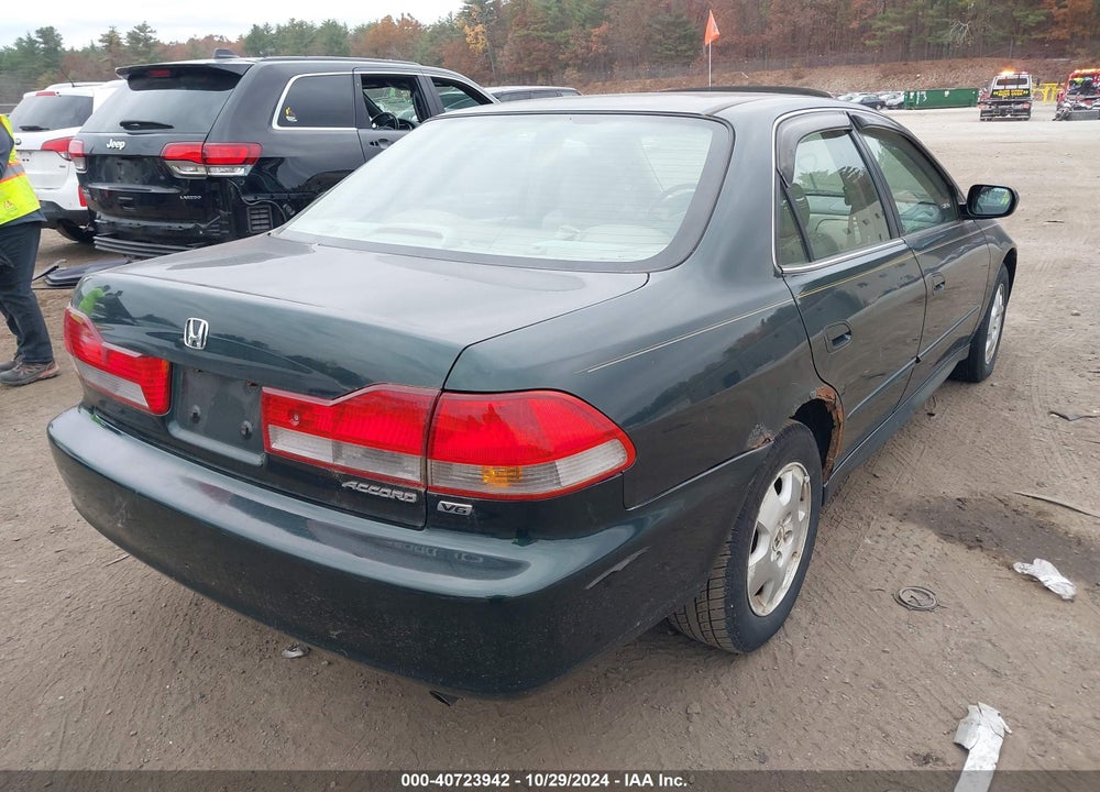 2001 HONDA ACCORD 3.0 EX VIN: 1HGCG16551A085657