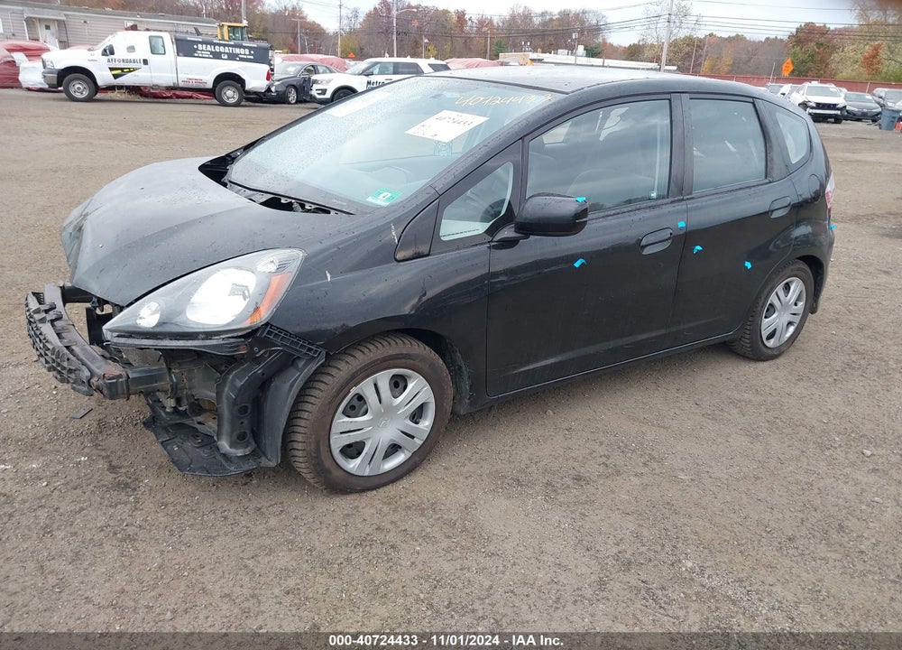 2011 HONDA FIT VIN: JHMGE8H37BS007272