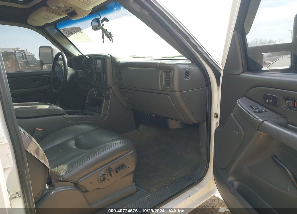 2006 GMC SIERRA 1500HD SLT VIN: 1GTGC13U76F258077