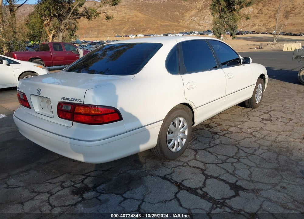 1998 TOYOTA AVALON XL VIN: 4T1BF18B5WU228625