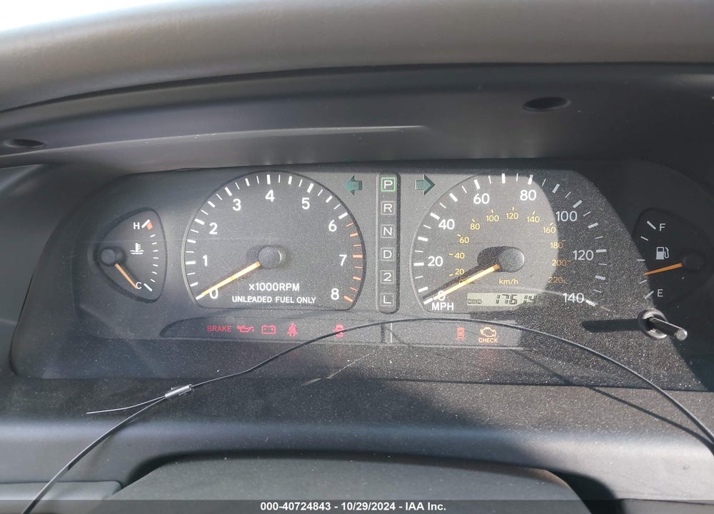 1998 TOYOTA AVALON XL VIN: 4T1BF18B5WU228625