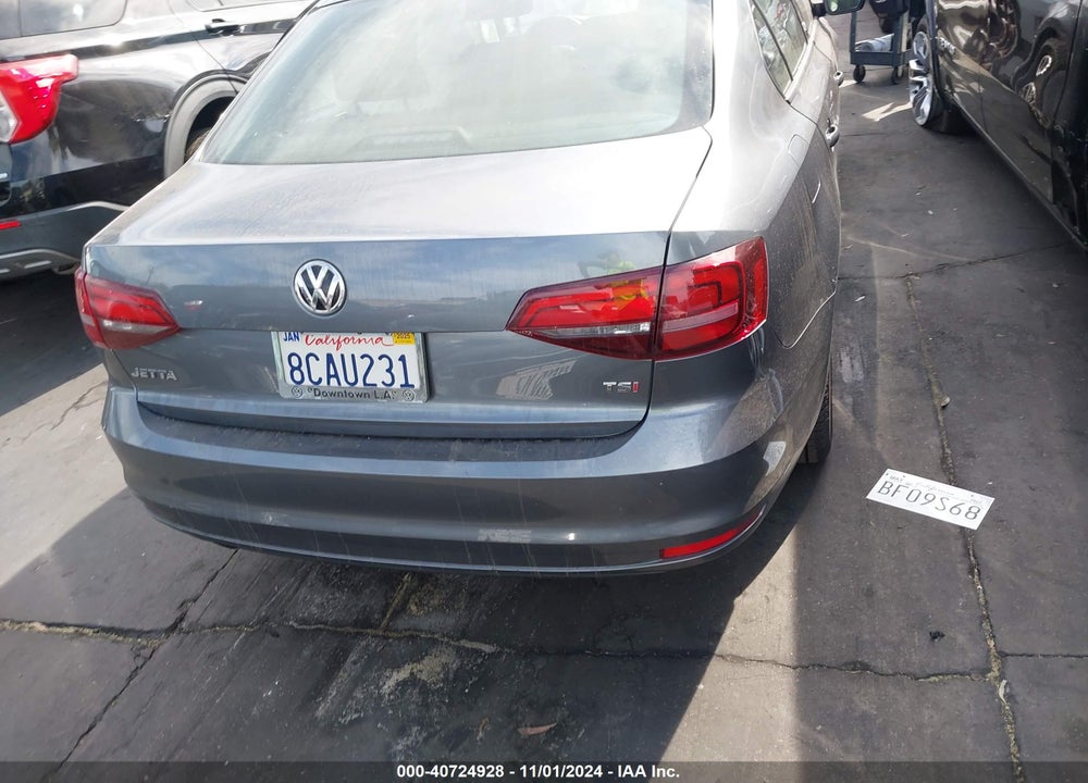 2018 VOLKSWAGEN JETTA 1.4T SE/1.4T WOLFSBURG EDITION VIN: 3VWDB7AJ9JM211933