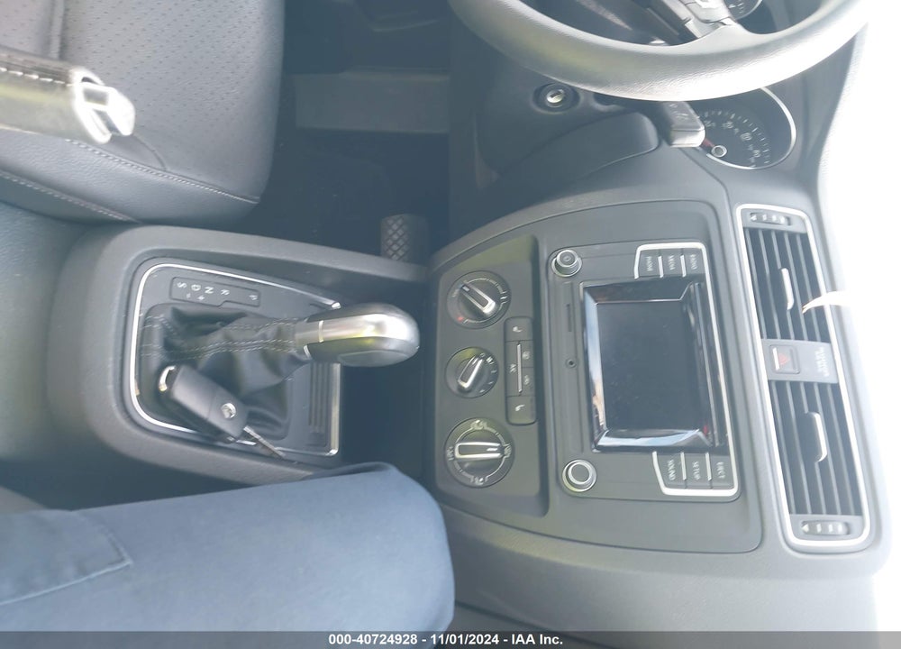 2018 VOLKSWAGEN JETTA 1.4T SE/1.4T WOLFSBURG EDITION VIN: 3VWDB7AJ9JM211933