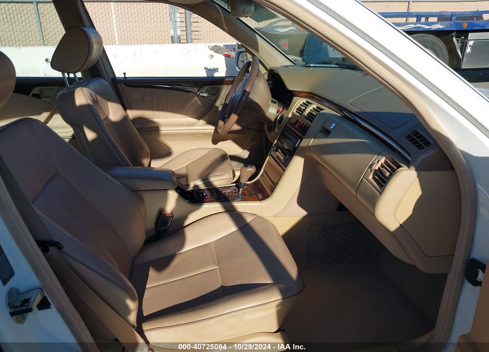 2000 MERCEDES-BENZ E 320 VIN: WDBJF65JXYB140854