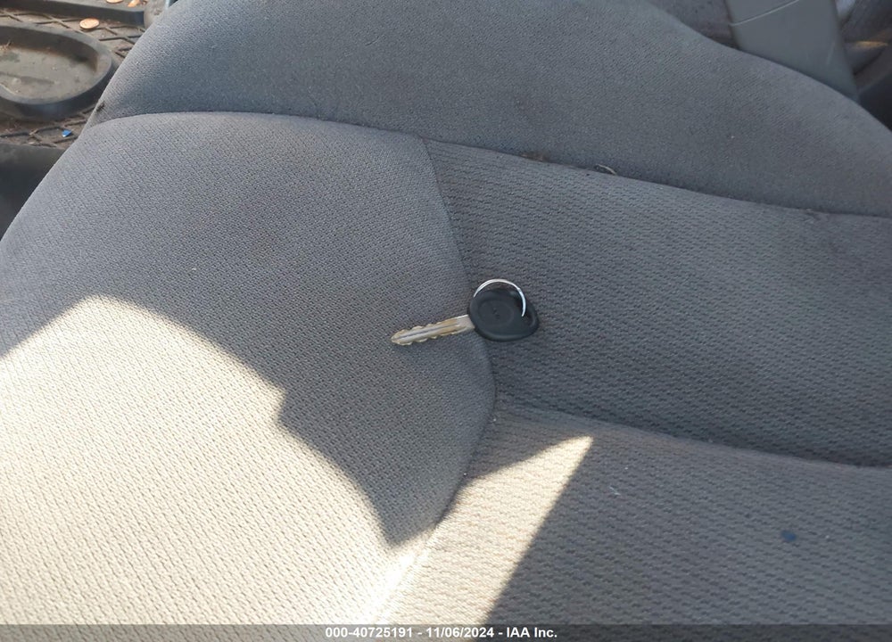 2004 GMC YUKON SLE VIN: 1GKEK13Z14J279494
