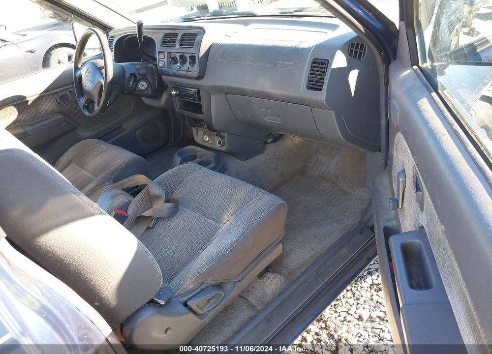 2000 NISSAN FRONTIER XE VIN: 1N6DD26S1YC412185