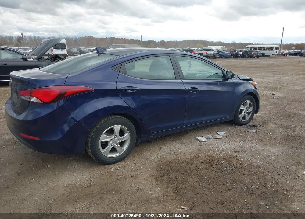 2014 HYUNDAI ELANTRA VIN: 5NPDH4AE7EH483394