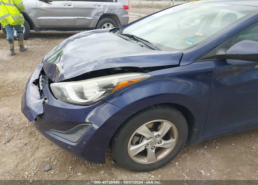 2014 HYUNDAI ELANTRA VIN: 5NPDH4AE7EH483394
