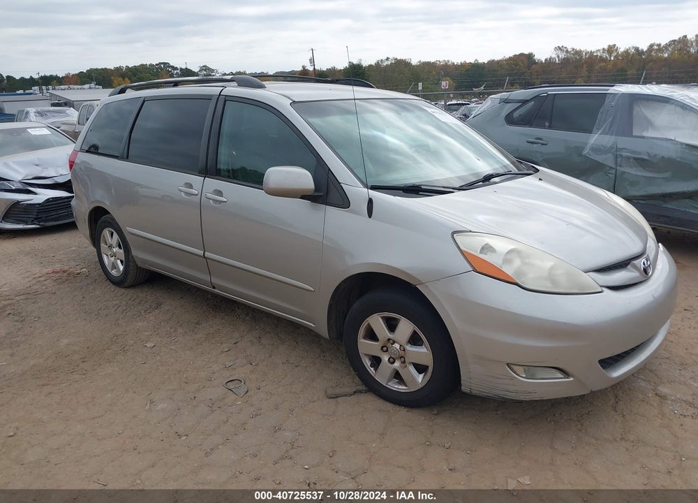 2008 TOYOTA SIENNA XLE VIN: 5TDZK22C58S118123