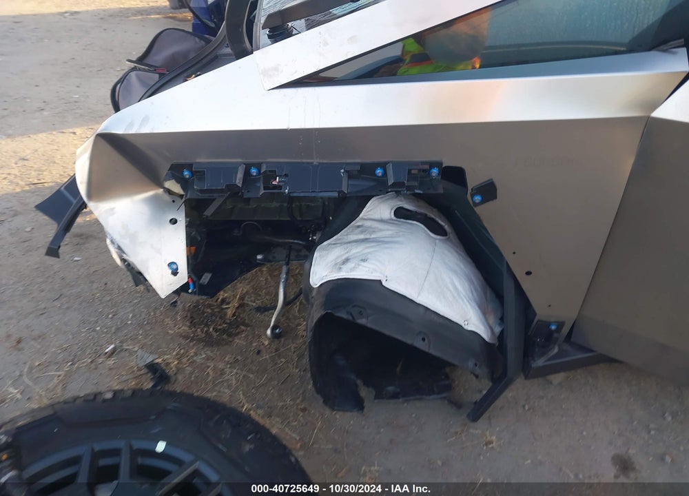 2024 TESLA CYBERTRUCK VIN: 7G2CEHEDXRA006647