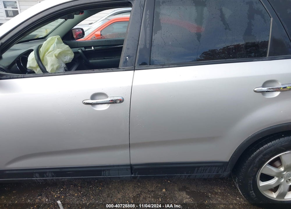 2012 KIA SORENTO LX VIN: 5XYKT3A17CG191438
