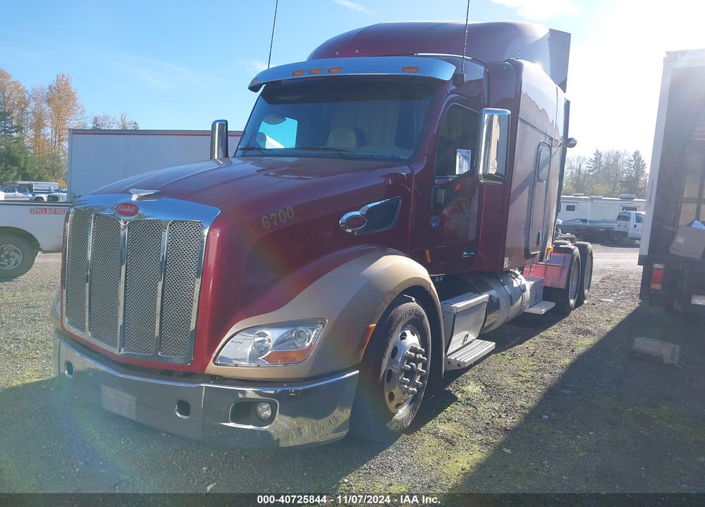 2017 PETERBILT 579 VIN: 1XPBD49X4HD440262