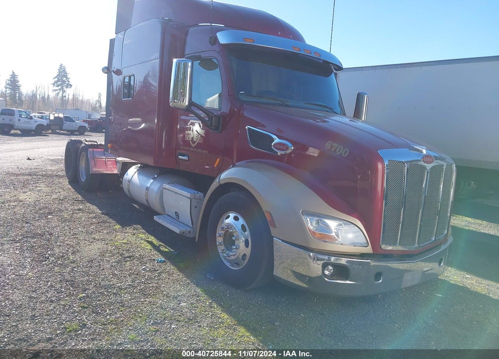 2017 PETERBILT 579 VIN: 1XPBD49X4HD440262