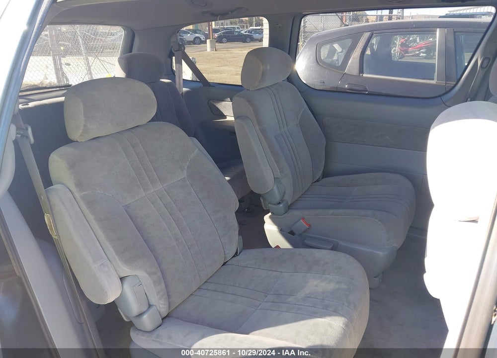 2001 TOYOTA SIENNA XLE VIN: 4T3ZF13C01U394226