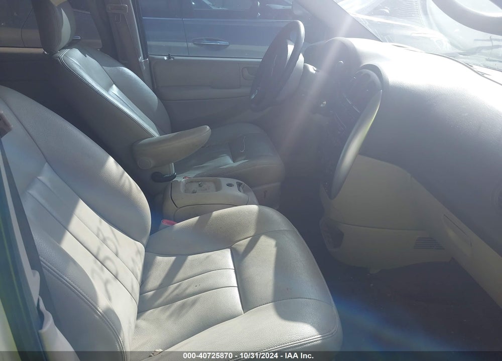 2005 CHRYSLER TOWN & COUNTRY TOURING VIN: 2C4GP54L15R136727