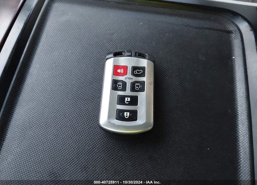 2012 TOYOTA SIENNA XLE V6 7 PASSENGER AUTO ACCESS SEAT/XLE V6 8 PASSENGER VIN: 5TDYK3DC9CS246842