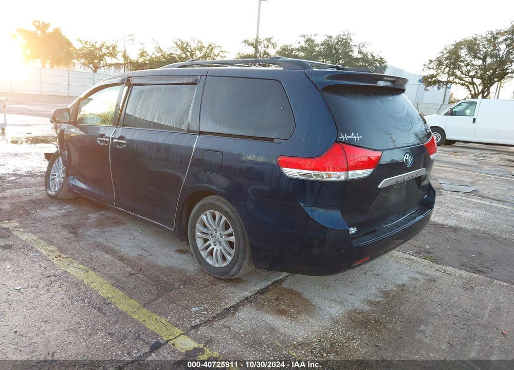 2012 TOYOTA SIENNA XLE V6 7 PASSENGER AUTO ACCESS SEAT/XLE V6 8 PASSENGER VIN: 5TDYK3DC9CS246842