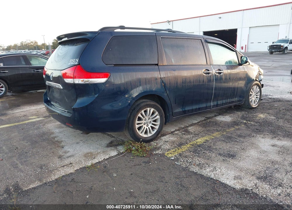 2012 TOYOTA SIENNA XLE V6 7 PASSENGER AUTO ACCESS SEAT/XLE V6 8 PASSENGER VIN: 5TDYK3DC9CS246842