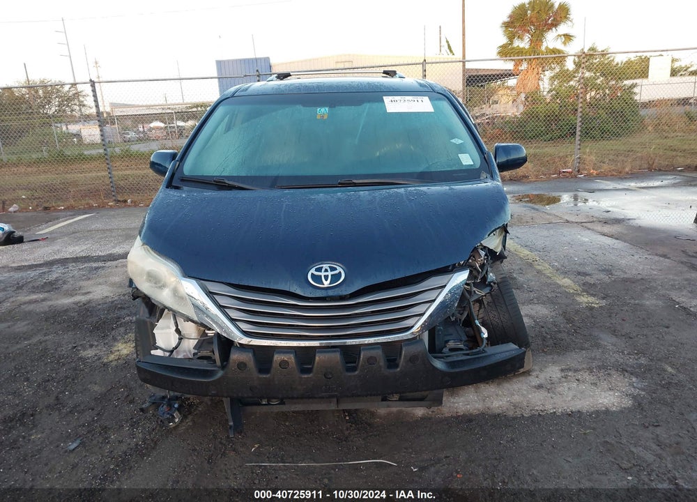 2012 TOYOTA SIENNA XLE V6 7 PASSENGER AUTO ACCESS SEAT/XLE V6 8 PASSENGER VIN: 5TDYK3DC9CS246842