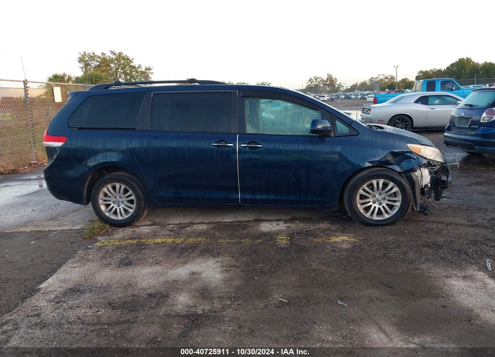 2012 TOYOTA SIENNA XLE V6 7 PASSENGER AUTO ACCESS SEAT/XLE V6 8 PASSENGER VIN: 5TDYK3DC9CS246842