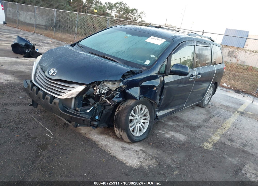 2012 TOYOTA SIENNA XLE V6 7 PASSENGER AUTO ACCESS SEAT/XLE V6 8 PASSENGER VIN: 5TDYK3DC9CS246842