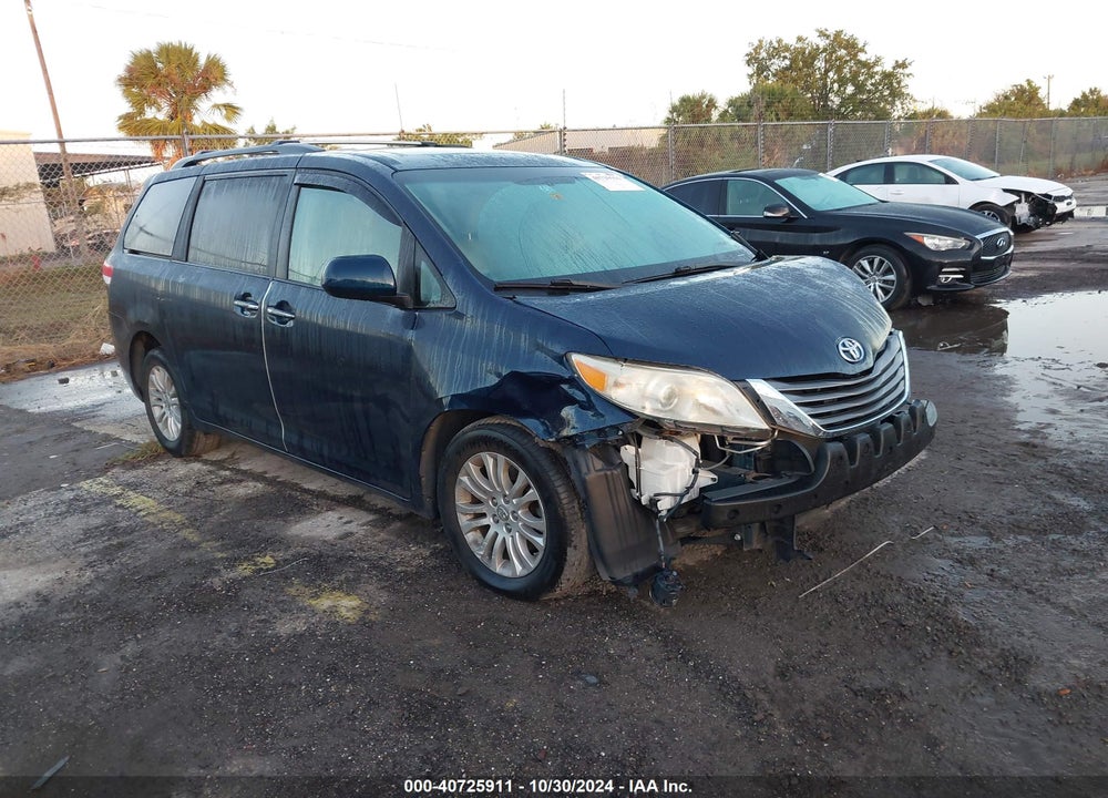 2012 TOYOTA SIENNA XLE V6 7 PASSENGER AUTO ACCESS SEAT/XLE V6 8 PASSENGER VIN: 5TDYK3DC9CS246842