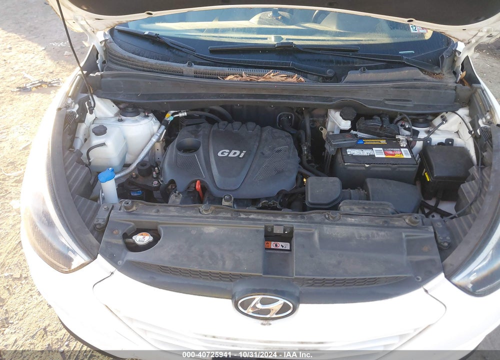 2015 HYUNDAI TUCSON SE VIN: KM8JUCAG3FU102038