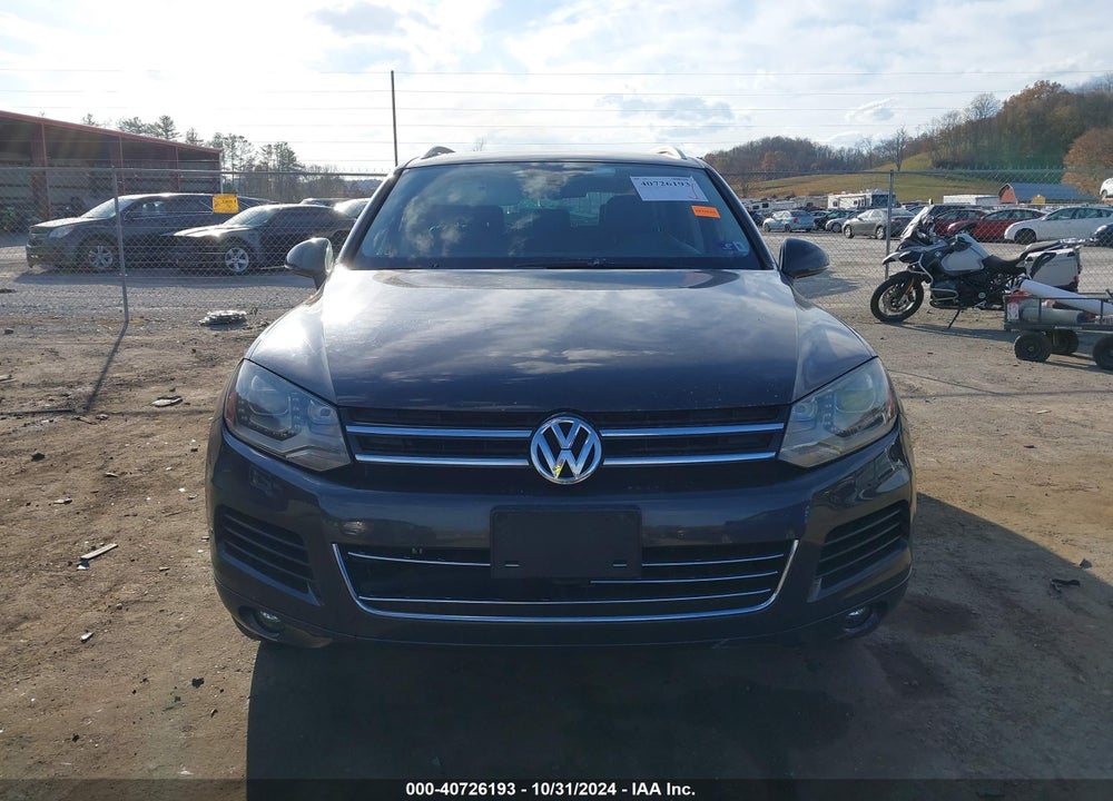 2013 VOLKSWAGEN TOUAREG VR6 LUX VIN: WVGEF9BP4DD005702
