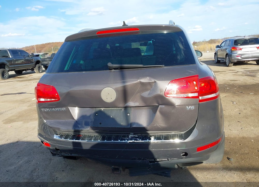 2013 VOLKSWAGEN TOUAREG VR6 LUX VIN: WVGEF9BP4DD005702
